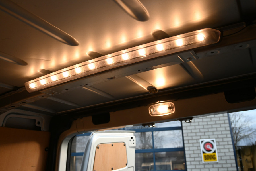 Mercedes-Benz Sprinter 317 CDI L2H2 RWD 3500 kg trekhaak, MBUX met camera, Comfort stoel, Etc.