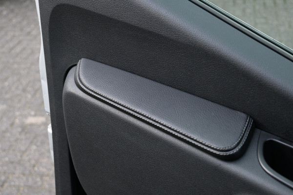 Mercedes-Benz Sprinter 317 CDI L2H2 RWD 3500 kg trekhaak, MBUX met camera, Comfort stoel, Etc.