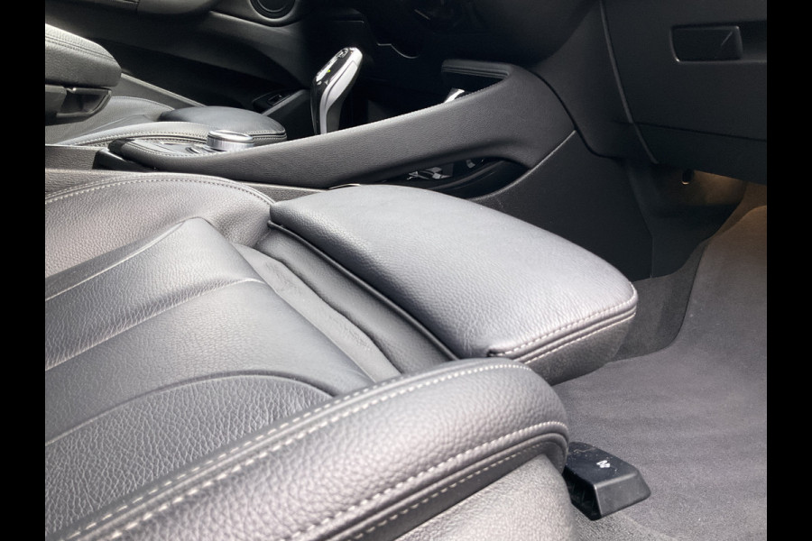 BMW X1 20i M-Sport Business Edition Plus Afn.Trekhaak HUD Leer Stoelverw 19 Inch Keyless NL-Auto!