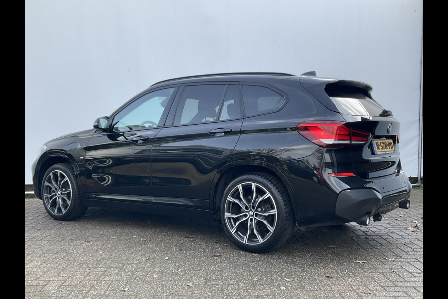 BMW X1 20i M-Sport Business Edition Plus Afn.Trekhaak HUD Leer Stoelverw 19 Inch Keyless NL-Auto!