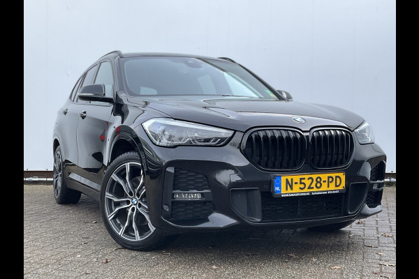 BMW X1 20i M-Sport Business Edition Plus Afn.Trekhaak HUD Leer Stoelverw 19 Inch Keyless NL-Auto!