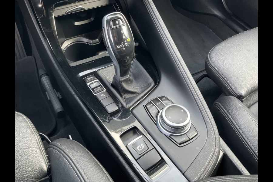BMW X1 20i M-Sport Business Edition Plus Afn.Trekhaak HUD Leer Stoelverw 19 Inch Keyless NL-Auto!