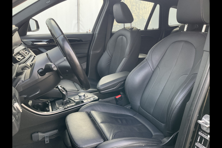 BMW X1 20i M-Sport Business Edition Plus Afn.Trekhaak HUD Leer Stoelverw 19 Inch Keyless NL-Auto!