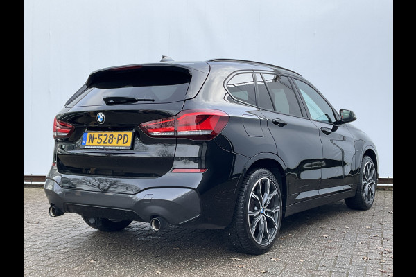 BMW X1 20i M-Sport Business Edition Plus Afn.Trekhaak HUD Leer Stoelverw 19 Inch Keyless NL-Auto!