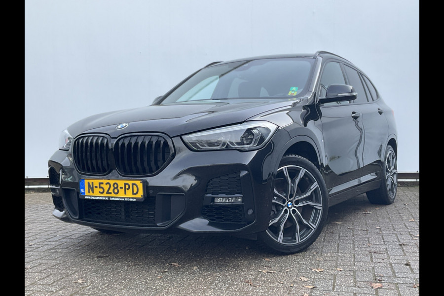 BMW X1 20i M-Sport Business Edition Plus Afn.Trekhaak HUD Leer Stoelverw 19 Inch Keyless NL-Auto!