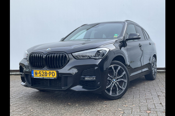 BMW X1 20i M-Sport Business Edition Plus Afn.Trekhaak HUD Leer Stoelverw 19 Inch Keyless NL-Auto!