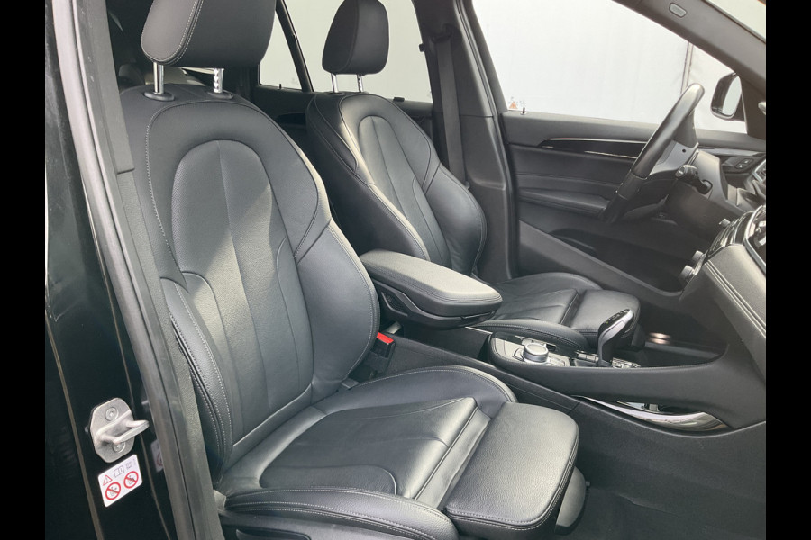 BMW X1 20i M-Sport Business Edition Plus Afn.Trekhaak HUD Leer Stoelverw 19 Inch Keyless NL-Auto!