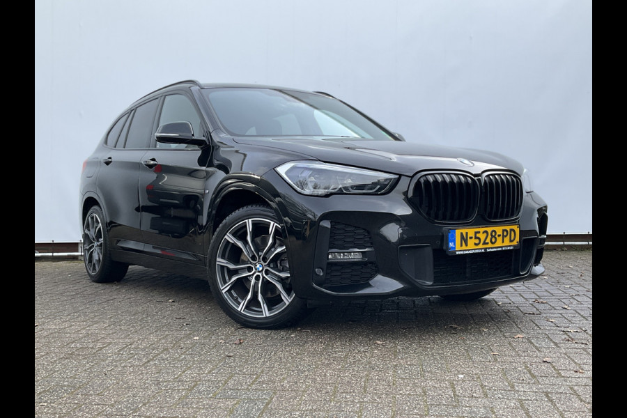 BMW X1 20i M-Sport Business Edition Plus Afn.Trekhaak HUD Leer Stoelverw 19 Inch Keyless NL-Auto!