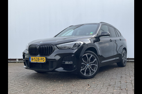 BMW X1 20i M-Sport Business Edition Plus Afn.Trekhaak HUD Leer Stoelverw 19 Inch Keyless NL-Auto!
