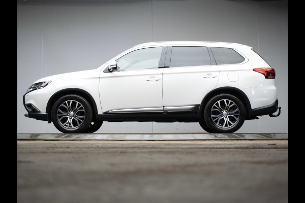 Mitsubishi Outlander 2.0 Connect Pro Sport (APPLE CARPLAY,NAVI,CAMERA,360 VIEW,STOEL/STUUR VERWARMING,CLIMATE,CRUISE,LM VELGEN)