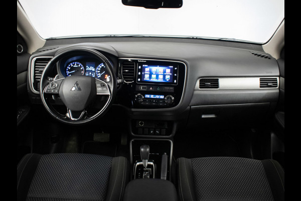 Mitsubishi Outlander 2.0 Connect Pro Sport (APPLE CARPLAY,NAVI,CAMERA,360 VIEW,STOEL/STUUR VERWARMING,CLIMATE,CRUISE,LM VELGEN)