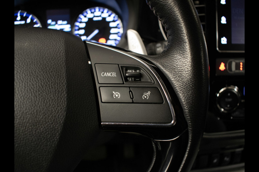 Mitsubishi Outlander 2.0 Connect Pro Sport (APPLE CARPLAY,NAVI,CAMERA,360 VIEW,STOEL/STUUR VERWARMING,CLIMATE,CRUISE,LM VELGEN)