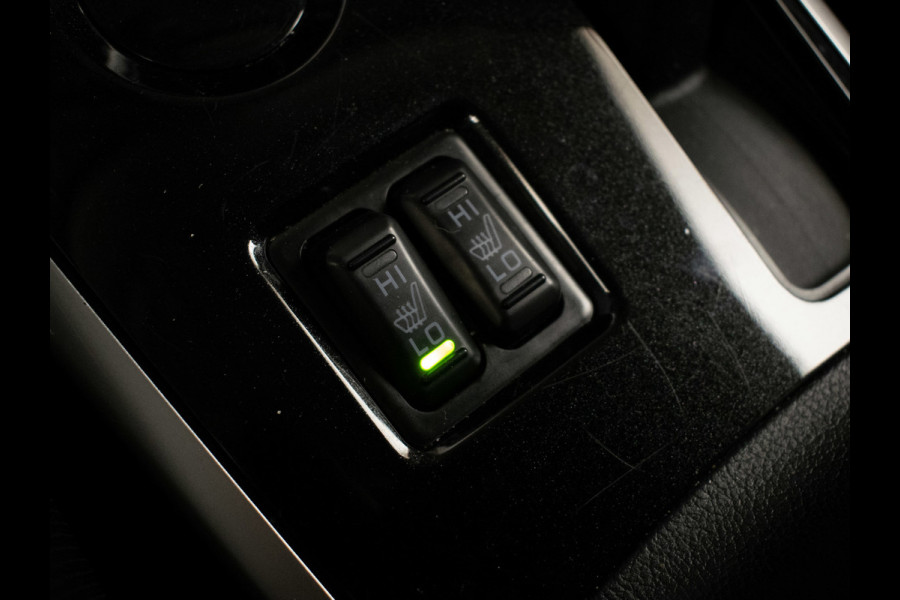 Mitsubishi Outlander 2.0 Connect Pro Sport (APPLE CARPLAY,NAVI,CAMERA,360 VIEW,STOEL/STUUR VERWARMING,CLIMATE,CRUISE,LM VELGEN)