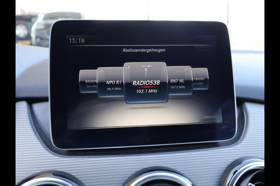 Mercedes-Benz B-Klasse 180 AUT. + 19 INCH LMV | TREKHAAK | LED | CAMERA | STOELVERW. | NAVIGATIE