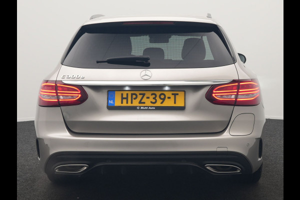 Mercedes-Benz C-Klasse Estate 300 e Business Solution AMG PHEV 320pk | Trekhaak af Fabriek | Adaptive Cruise | Alcantara Sportstoelen Verwarmd | Apple Carplay | Camera | BLIS | 18"L.M | Plug In Hybrid