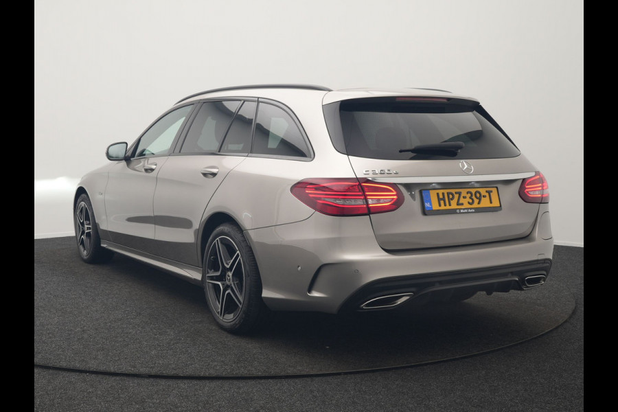 Mercedes-Benz C-Klasse Estate 300 e Business Solution AMG PHEV 320pk | Trekhaak af Fabriek | Adaptive Cruise | Alcantara Sportstoelen Verwarmd | Apple Carplay | Camera | BLIS | 18"L.M | Plug In Hybrid