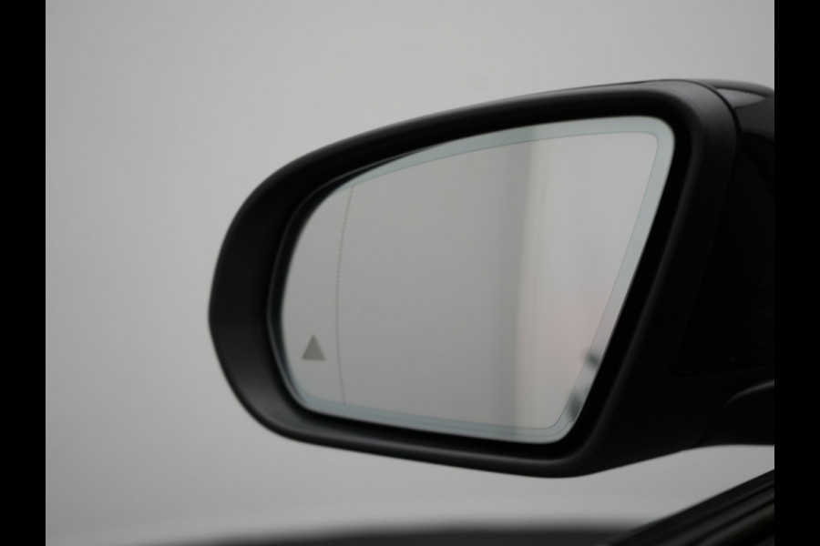 Mercedes-Benz C-Klasse Estate 300 e Business Solution AMG PHEV 320pk | Trekhaak af Fabriek | Adaptive Cruise | Alcantara Sportstoelen Verwarmd | Apple Carplay | Camera | BLIS | 18"L.M | Plug In Hybrid