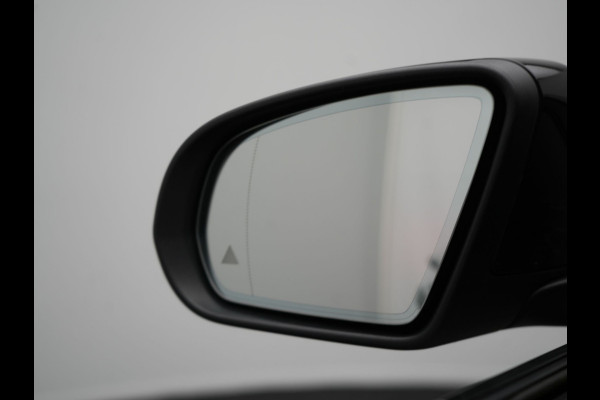 Mercedes-Benz C-Klasse Estate 300 e Business Solution AMG PHEV 320pk | Trekhaak af Fabriek | Adaptive Cruise | Alcantara Sportstoelen Verwarmd | Apple Carplay | Camera | BLIS | 18"L.M | Plug In Hybrid