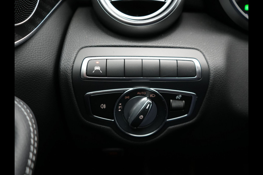 Mercedes-Benz C-Klasse Estate 300 e Business Solution AMG PHEV 320pk | Trekhaak af Fabriek | Adaptive Cruise | Alcantara Sportstoelen Verwarmd | Apple Carplay | Camera | BLIS | 18"L.M | Plug In Hybrid