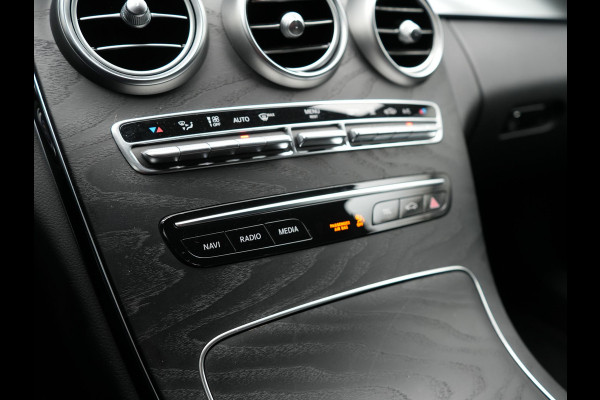 Mercedes-Benz C-Klasse Estate 300 e Business Solution AMG PHEV 320pk | Trekhaak af Fabriek | Adaptive Cruise | Alcantara Sportstoelen Verwarmd | Apple Carplay | Camera | BLIS | 18"L.M | Plug In Hybrid
