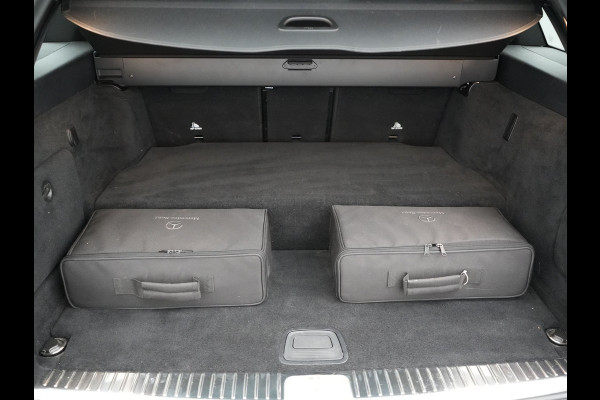 Mercedes-Benz C-Klasse Estate 300 e Business Solution AMG PHEV 320pk | Trekhaak af Fabriek | Adaptive Cruise | Alcantara Sportstoelen Verwarmd | Apple Carplay | Camera | BLIS | 18"L.M | Plug In Hybrid
