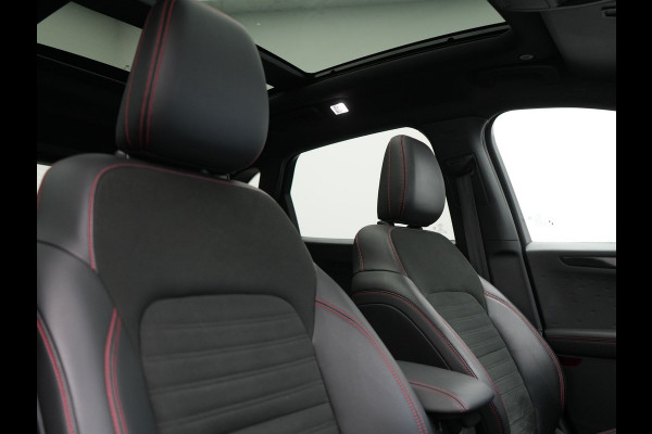 Ford Kuga 1.5 EcoBoost ST-Line X 150pk Dealer O.H. 1800kg Trekgewicht | Panodak | Adaptive Cruise | 360 Camera | Bang & Olufsen | Alcantara Sportstoelen & Stuur Verwarmd | Apple Carplay | Keyless | Blis | Navigatie | DAB |