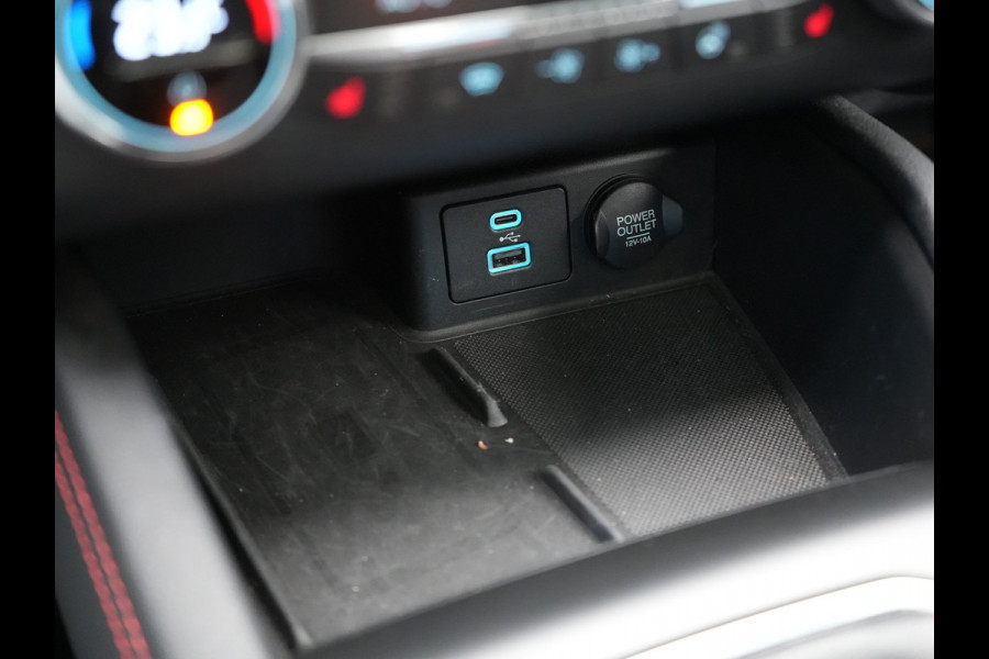 Ford Kuga 1.5 EcoBoost ST-Line X 150pk Dealer O.H. 1800kg Trekgewicht | Panodak | Adaptive Cruise | 360 Camera | Bang & Olufsen | Alcantara Sportstoelen & Stuur Verwarmd | Apple Carplay | Keyless | Blis | Navigatie | DAB |