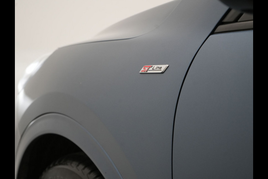 Ford Kuga 1.5 EcoBoost ST-Line X 150pk Dealer O.H. 1800kg Trekgewicht | Panodak | Adaptive Cruise | 360 Camera | Bang & Olufsen | Alcantara Sportstoelen & Stuur Verwarmd | Apple Carplay | Keyless | Blis | Navigatie | DAB |