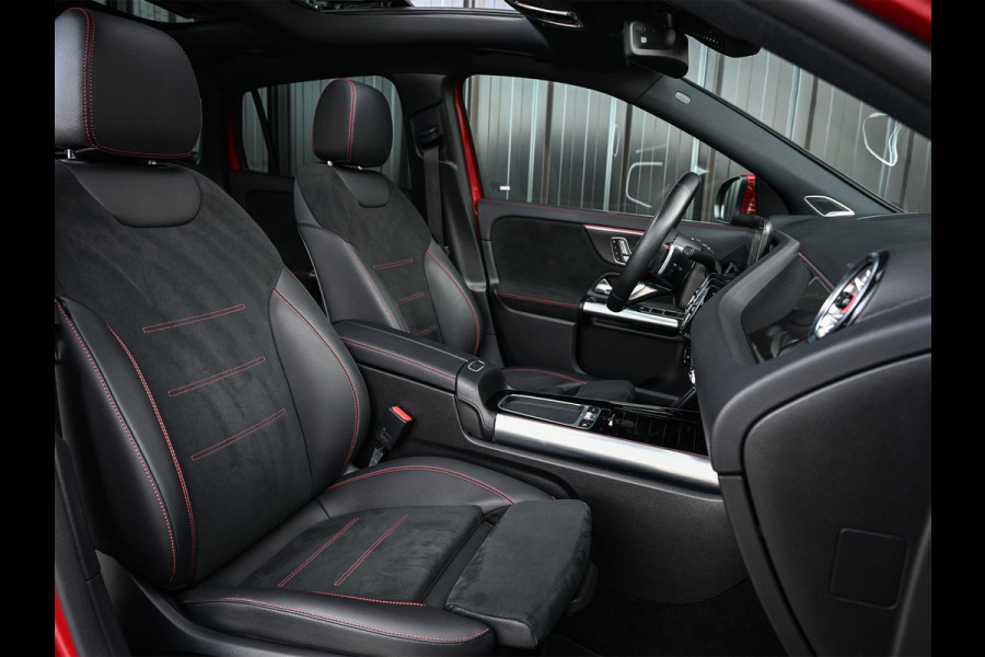 Mercedes-Benz GLA 250 e AMG Line | Facelift | Panoramadak | Memory seats | Ambient verlichting | 20 inch | Burmester audio | Head-up | Carbon | Keyless