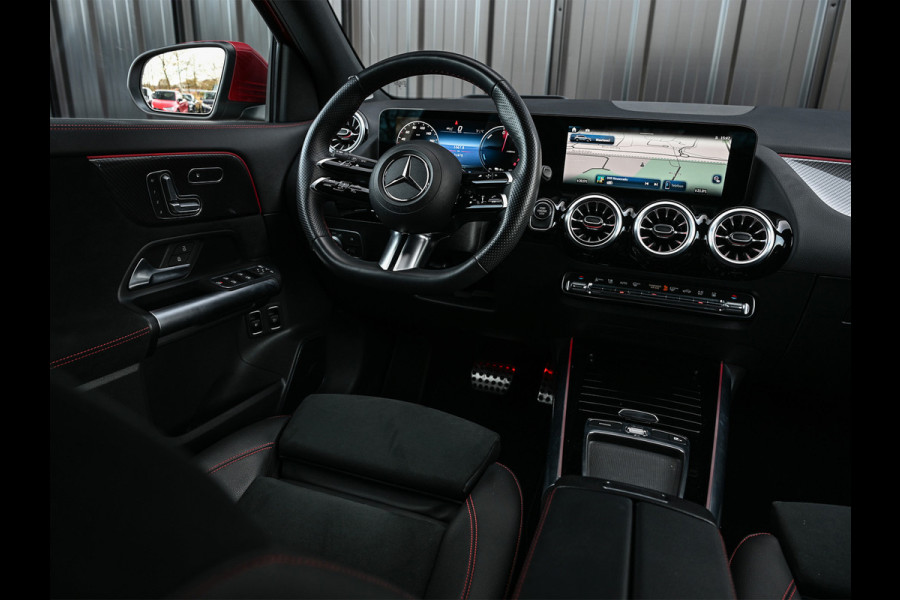Mercedes-Benz GLA 250 e AMG Line | Facelift | Panoramadak | Memory seats | Ambient verlichting | 20 inch | Burmester audio | Head-up | Carbon | Keyless