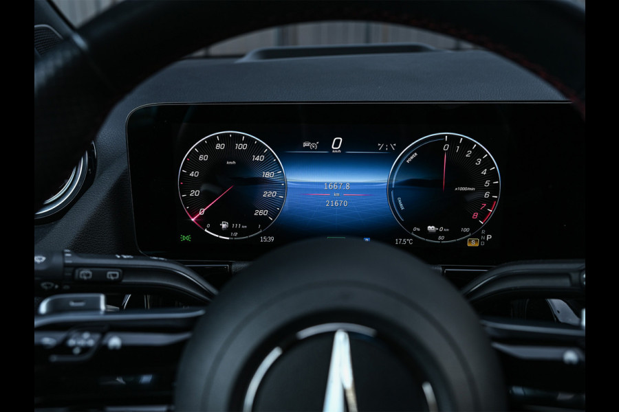 Mercedes-Benz GLA 250 e AMG Line | Facelift | Panoramadak | Memory seats | Ambient verlichting | 20 inch | Burmester audio | Head-up | Carbon | Keyless