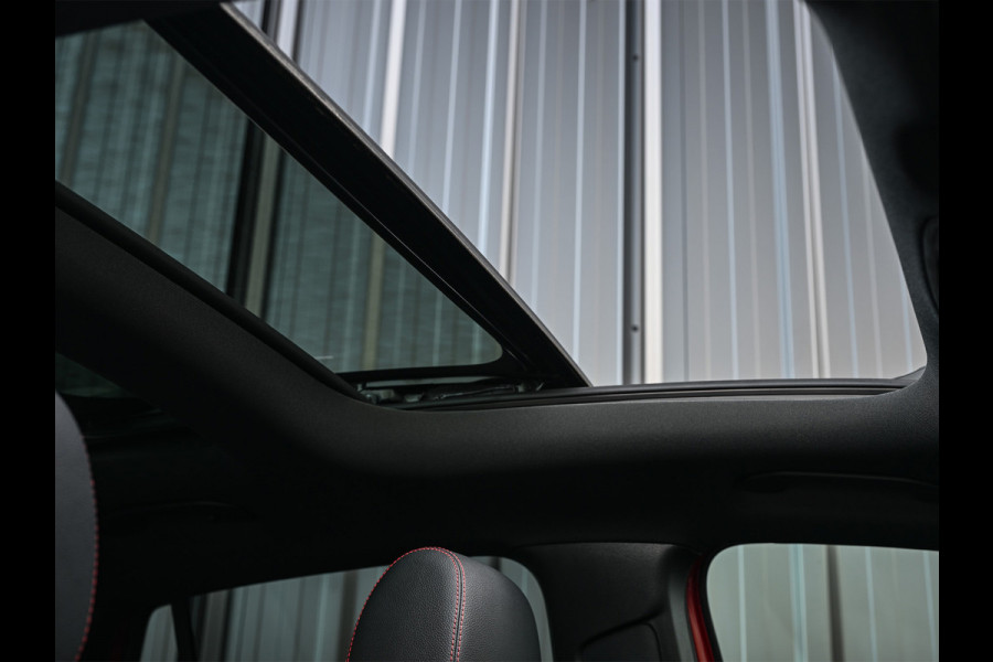 Mercedes-Benz GLA 250 e AMG Line | Facelift | Panoramadak | Memory seats | Ambient verlichting | 20 inch | Burmester audio | Head-up | Carbon | Keyless
