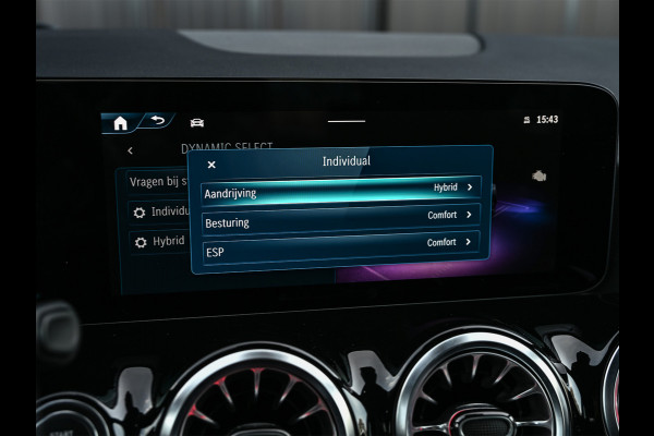 Mercedes-Benz GLA 250 e AMG Line | Facelift | Panoramadak | Memory seats | Ambient verlichting | 20 inch | Burmester audio | Head-up | Carbon | Keyless