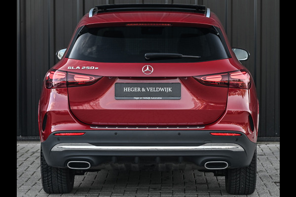Mercedes-Benz GLA 250 e AMG Line | Facelift | Panoramadak | Memory seats | Ambient verlichting | 20 inch | Burmester audio | Head-up | Carbon | Keyless