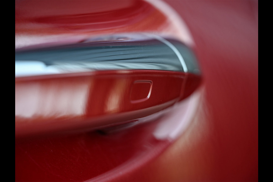 Mercedes-Benz GLA 250 e AMG Line | Facelift | Panoramadak | Memory seats | Ambient verlichting | 20 inch | Burmester audio | Head-up | Carbon | Keyless