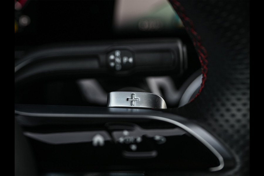 Mercedes-Benz GLA 250 e AMG Line | Facelift | Panoramadak | Memory seats | Ambient verlichting | 20 inch | Burmester audio | Head-up | Carbon | Keyless