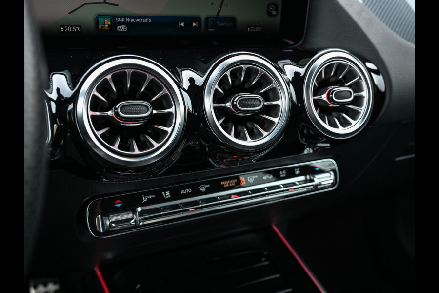 Mercedes-Benz GLA 250 e AMG Line | Facelift | Panoramadak | Memory seats | Ambient verlichting | 20 inch | Burmester audio | Head-up | Carbon | Keyless