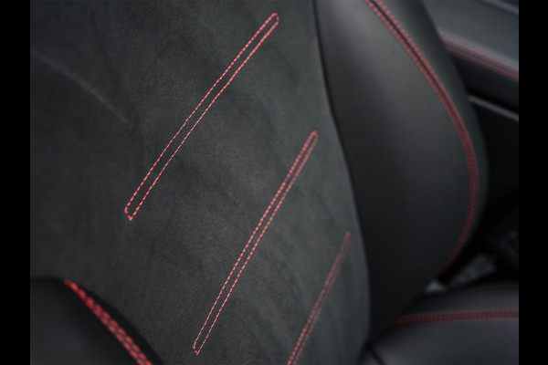 Mercedes-Benz GLA 250 e AMG Line | Facelift | Panoramadak | Memory seats | Ambient verlichting | 20 inch | Burmester audio | Head-up | Carbon | Keyless