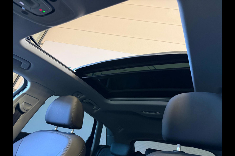Audi e-tron 50 quattro Launch edition Plus 71 kWh Pano Trekhaak