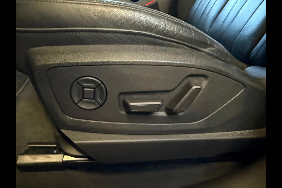 Audi e-tron 50 quattro Launch edition Plus 71 kWh Pano Trekhaak