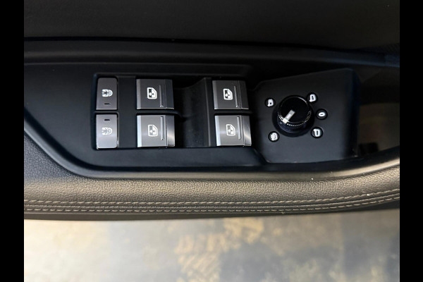 Audi e-tron 50 quattro Launch edition Plus 71 kWh Pano Trekhaak