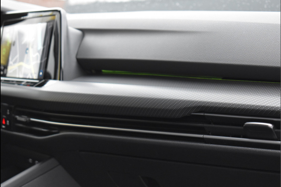 Volkswagen Golf 1.5 eTSI R-Line 150 Pk Pano H/K Navi HUD Camera ACC