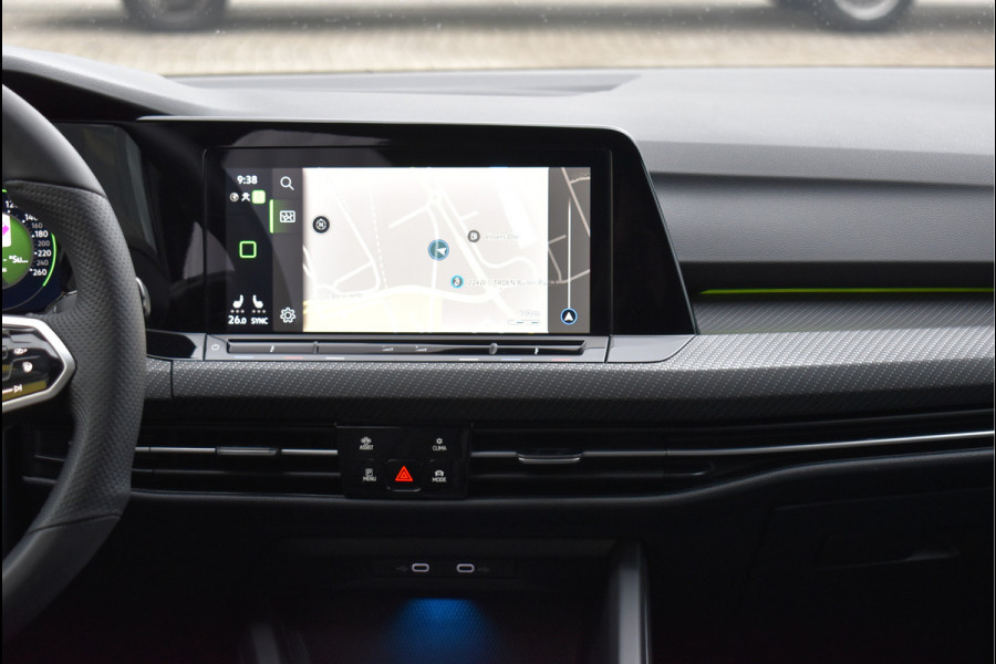 Volkswagen Golf 1.5 eTSI R-Line 150 Pk Pano H/K Navi HUD Camera ACC