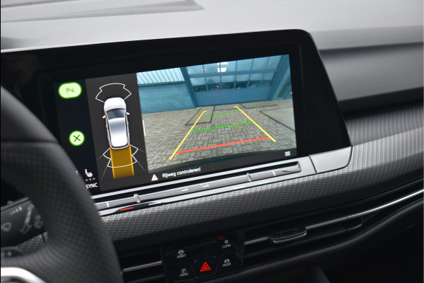 Volkswagen Golf 1.5 eTSI R-Line 150 Pk Pano H/K Navi HUD Camera ACC