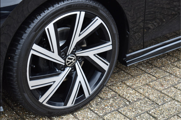 Volkswagen Golf 1.5 eTSI R-Line 150 Pk Pano H/K Navi HUD Camera ACC