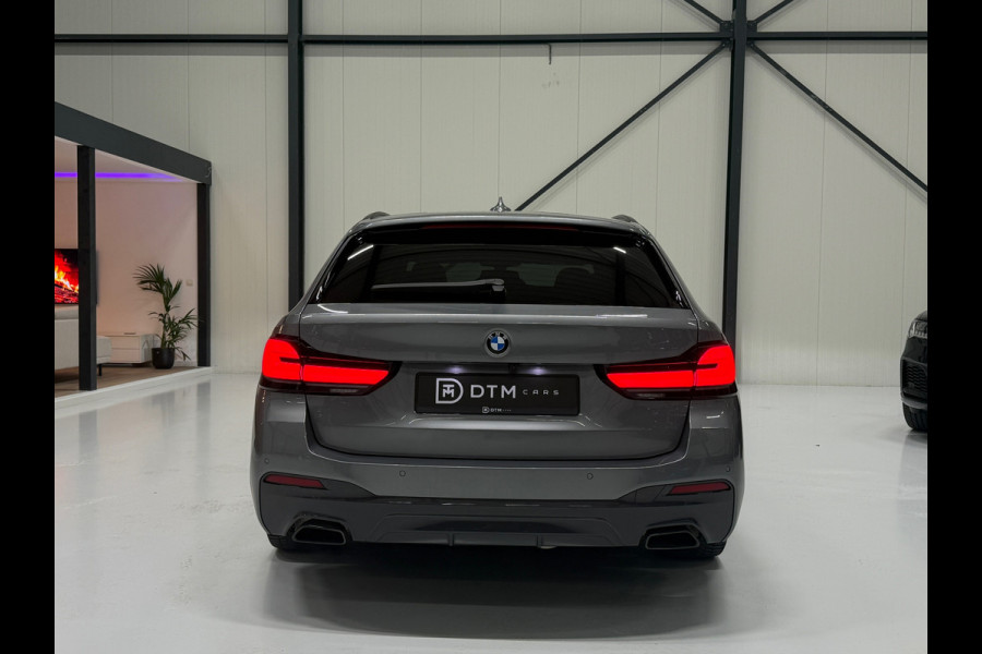 BMW 5 Serie Touring 520i Business Edition Plus M-pakket Hud Navi DAB Carplay Trekhaak Stoelverw. Memory Virtual Matrix ACC