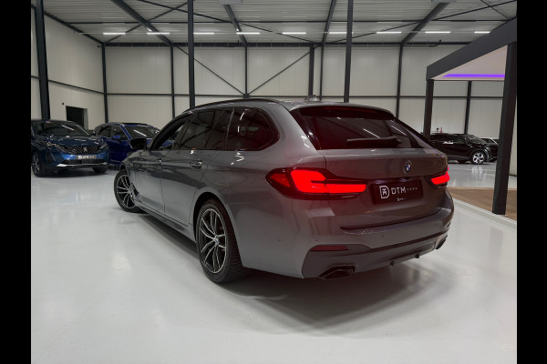 BMW 5 Serie Touring 520i Business Edition Plus M-pakket Hud Navi DAB Carplay Trekhaak Stoelverw. Memory Virtual Matrix ACC