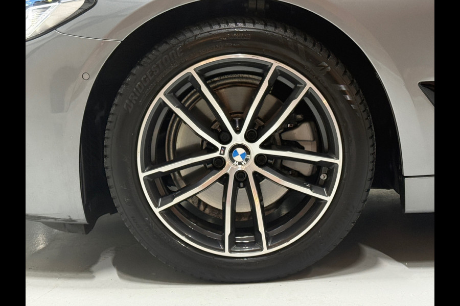 BMW 5 Serie Touring 520i Business Edition Plus M-pakket Hud Navi DAB Carplay Trekhaak Stoelverw. Memory Virtual Matrix ACC