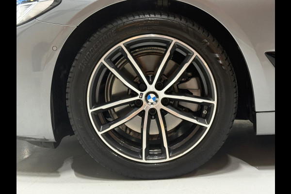 BMW 5 Serie Touring 520i Business Edition Plus M-pakket Hud Navi DAB Carplay Trekhaak Stoelverw. Memory Virtual Matrix ACC