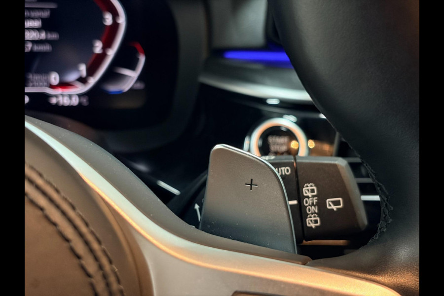 BMW 5 Serie Touring 520i Business Edition Plus M-pakket Hud Navi DAB Carplay Trekhaak Stoelverw. Memory Virtual Matrix ACC